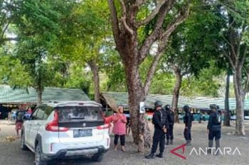 Brimob NTT rutin gelar patroli di kawasan wisata selama liburan Idul Fitri