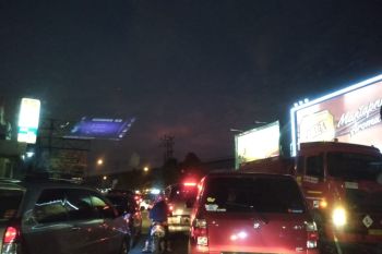 Jalur lalu lintas Bojonegoro menuju Surabaya terpantau padat