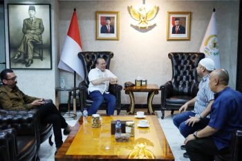 Ketua DPD RI bagikan tips sukses berkarya kepada selebritas