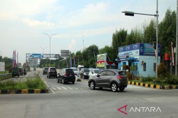 Volume kendaraan masuk Gerbang Tol Ngemplak H+3 Lebaran terus meningkat