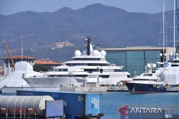 Italia akan menyita kapal pesiar yang dikaitkan dengan Putin