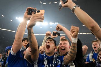 Schalke promosi lagi ke Bundesliga setelah pukul balik St Pauli 3-2