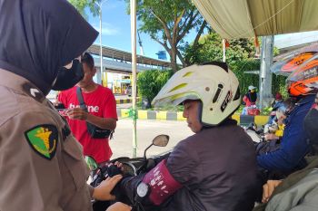 Polres Lampung Selatan cek kesehatan  pemudik sebelum masuk kapal
