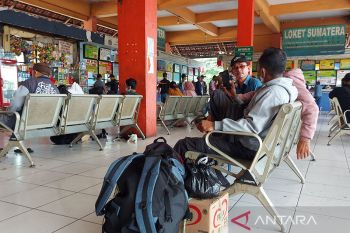 H+5 Lebaran 2022, 9.037 pemudik tiba di Terminal Kampung Rambutan