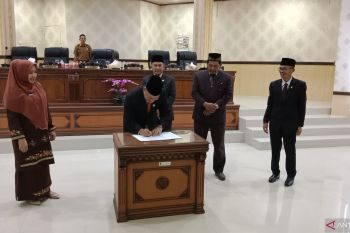 DPRD-Pemkab Agam sahkan empat Perda pembentukan 13 nagari