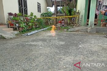 Polisi imbau warga  jangan beraktivitas di sekitar sumur gas di Parigi