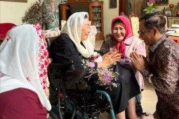 Menko Polhukam bersilaturahmi ke rumah istri Gus Dur