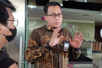 KPK konfirmasi barang bukti hasil  geledah kepada Ade Yasin