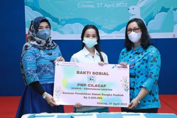 Peringati Paskah, PWP Kilang Pertamina Cilacap salurkan bantuan pendidikan