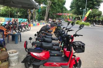 Warga Jambi edukasi penggunaan sepeda listrik