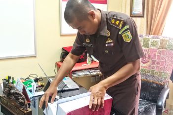 Kejari Padang teliti berkas kasus korupsi KONI Padang