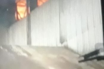 Pabrik kelapa sawit PTP VI  di Pasaman Barat terbakar akibat percikan api las