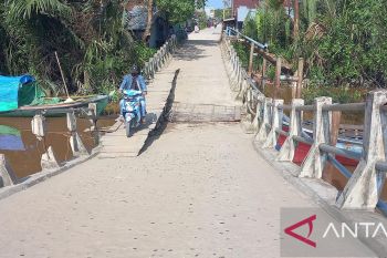Jembatan Sungai Piring Inhil melengkung, Kadis PUTR akui tak cukup anggaran