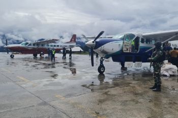 KKB tembak pesawat Asian One saat hendak mendarat di bandara Aminggaru Papua