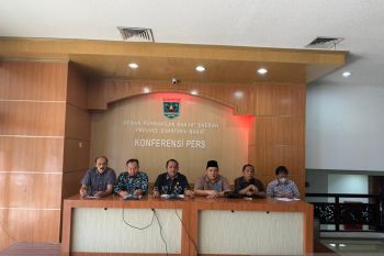 Komisi III DPRD Sumbar minta Bank Nagari perbaiki sistem pelayanan