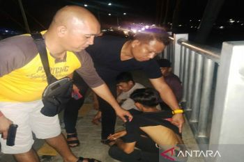 Dua remaja bawa badik dicokok polisi