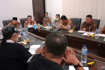 Bupati Agam panggil perusahaan sawit sikapi keluhan TBS murah