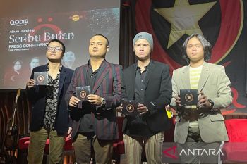 Qodir Band milik putra Ahmad Dhani dan Maia Estianty rilis album perdana "Seribu Bulan"