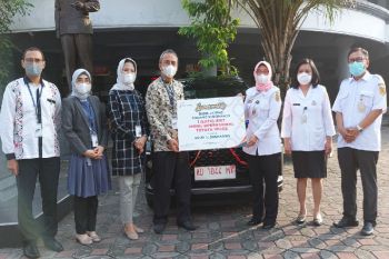 Bank Jateng serahkan bantuan mobil operasional kepada RSUD Ir Soekarno Sukoharjo