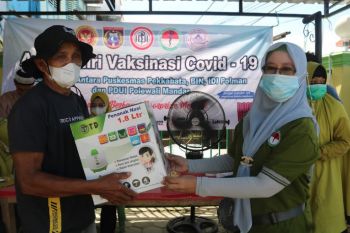 Dinas Kesehatan-IDI Polewali Mandar gelar vaksinasi massal COVID-19