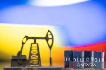 Jelang pertemuan Uni Eropa tentang sanksi Rusia, harga minyak mentah naik