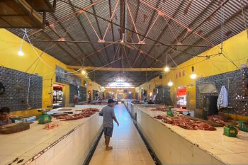 Aktivitas jual beli daging di Pasar Ibuh Payakumbuh masih normal