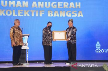 Camp Vietnam Batam terima anugerah Memori Kolektif Bangsa