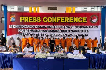 Polda Riau musnahkan 49 kg narkoba dari 14 tersangka