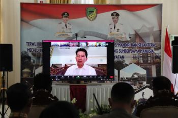 Bupati Barito Utara pantau pilkades serentak secara virtual