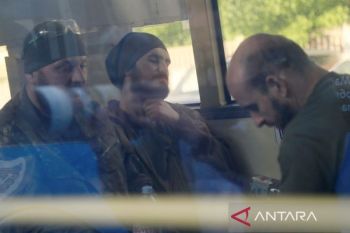 Kabar terkini Ukraina: Dari menyerahnya petempur Mariupol hingga krisis pangan