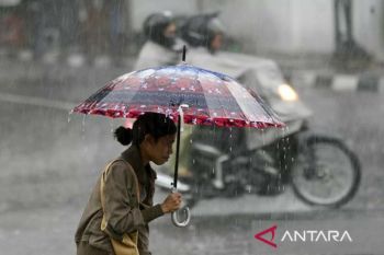 BMKG Sultra minta warga waspadai potensi hujan lebat di sembilan daerah