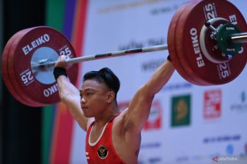 Rahmat Erwin memecahkan rekor dunia di Kejuaraan Dunia IWF 2023