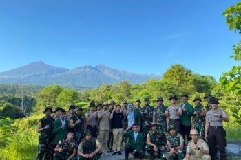 Desa Senaru sambut peserta Latsitarda