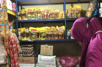 Pedagang minyak goreng belum turunkan harga