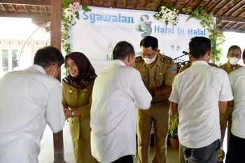 Bupati Sleman meminta aparat kelurahan tingkatkan kualitas kinerja