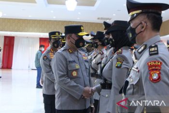 Delapan polwan dilantik jadi kapolsek