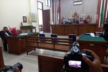 Penasihat hukum terdakwa kasus 92 kg sabu sampaikan pembelaan tanpa dihadiri kliennya