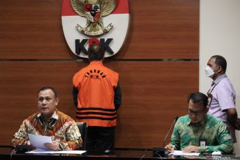 Tersangka kasus korupsi pengadaan helikopter AW-101 ditahan