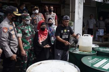Pemkab Batang pastikan ketersediaan minyak goreng
