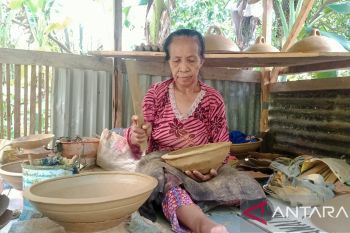 Perajin gerabah tanah liat di Baubau Sultra terus berkurang