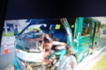 Mobil Isuzu Elf tabrak sepeda motor, dua tewas