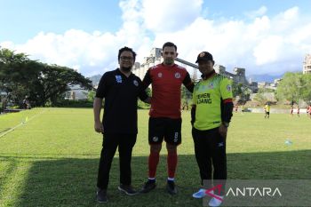 Semen Padang kontrak pemain naturalisasi Silvio Escobar hadapi Liga 2