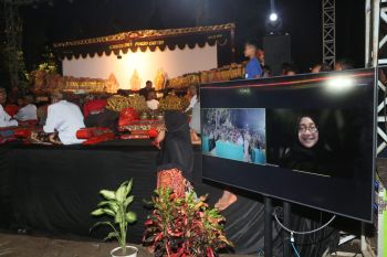Pergelaran wayang kulit ramaikan Liga Selancar Dunia di Banyuwangi