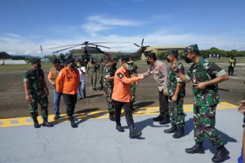 Basarnas melalukan pencarian penumpang KM Ladang Pertiwi dari udara