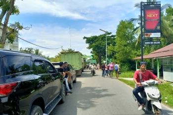 Dermaga Air Putih rusak, antrean mengular di Pelabuhan Sungai Selari