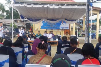BI Papua dorong pedagang Pasar Praaha gunakan QRIS
