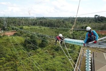 Mantoman Singkawang Timur dialiri listrik pada Juli 2022