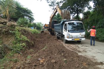 Rekonstruksi jalan Salaonro-Ulugalung di Wajo mulai dilaksanakan
