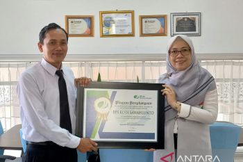 BPJAMSOSTEK berikan penghargaan pada BPS Sawahlunto