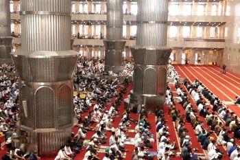 Antusiasme jamaah tunaikan Shalat Id di Masjid Istiqlal
